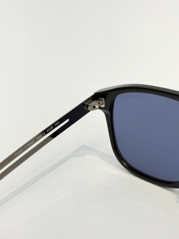 عینک آفتابی تام فورد TOM FORD مدل FT0880