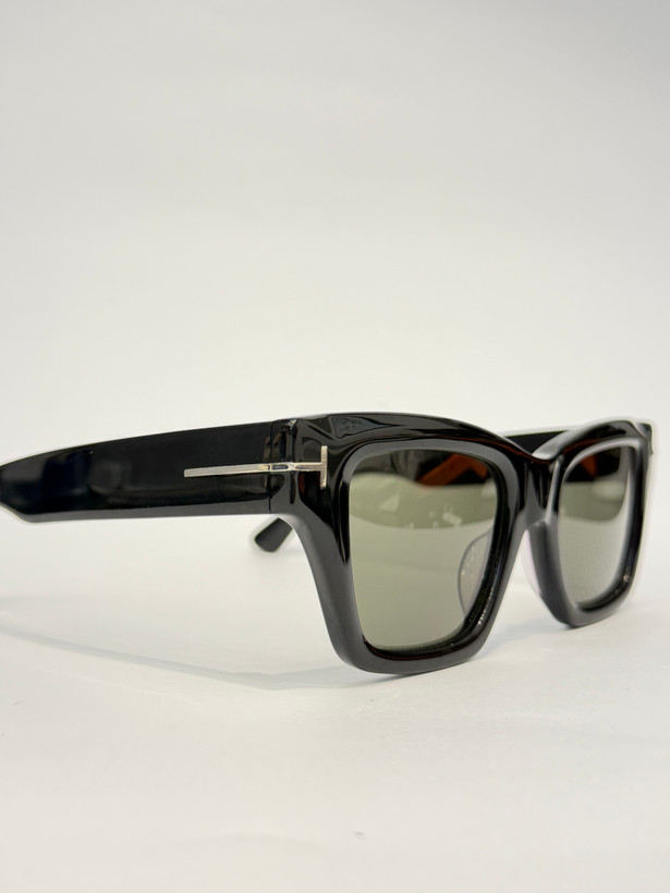 عینک آفتابی تام فورد TOM FORD مدل FT 1154 کائوچویی