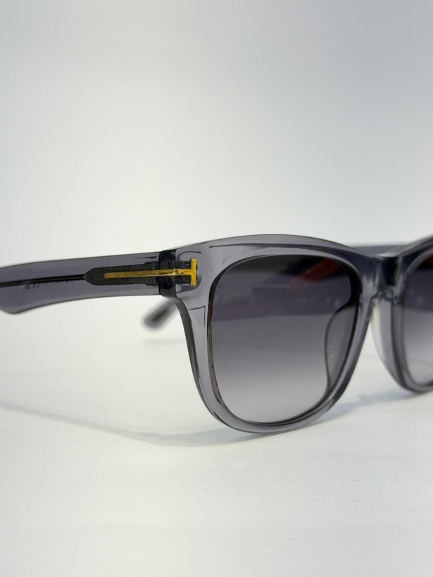 عینک آفتابی تام فورد TOM FORD مدل FT1076 کائوچویی