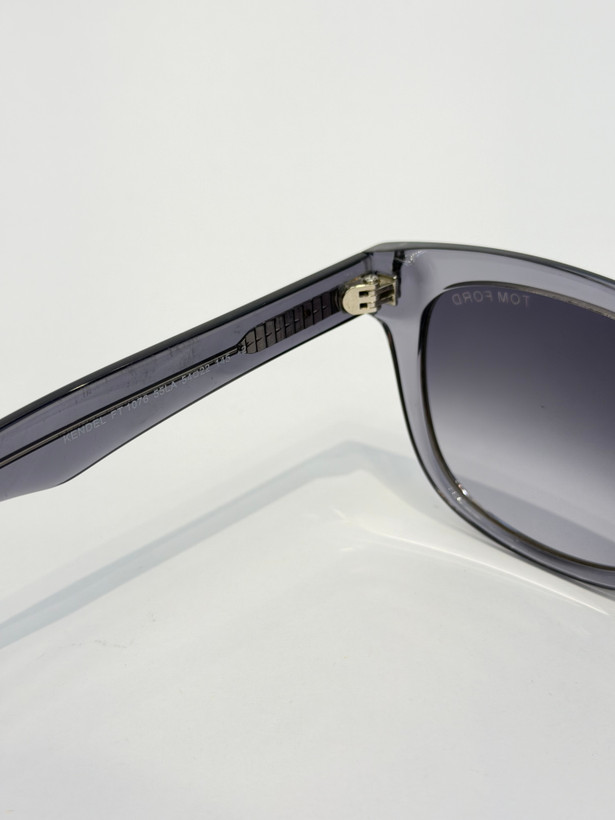 عینک آفتابی تام فورد TOM FORD مدل FT1076 کائوچویی