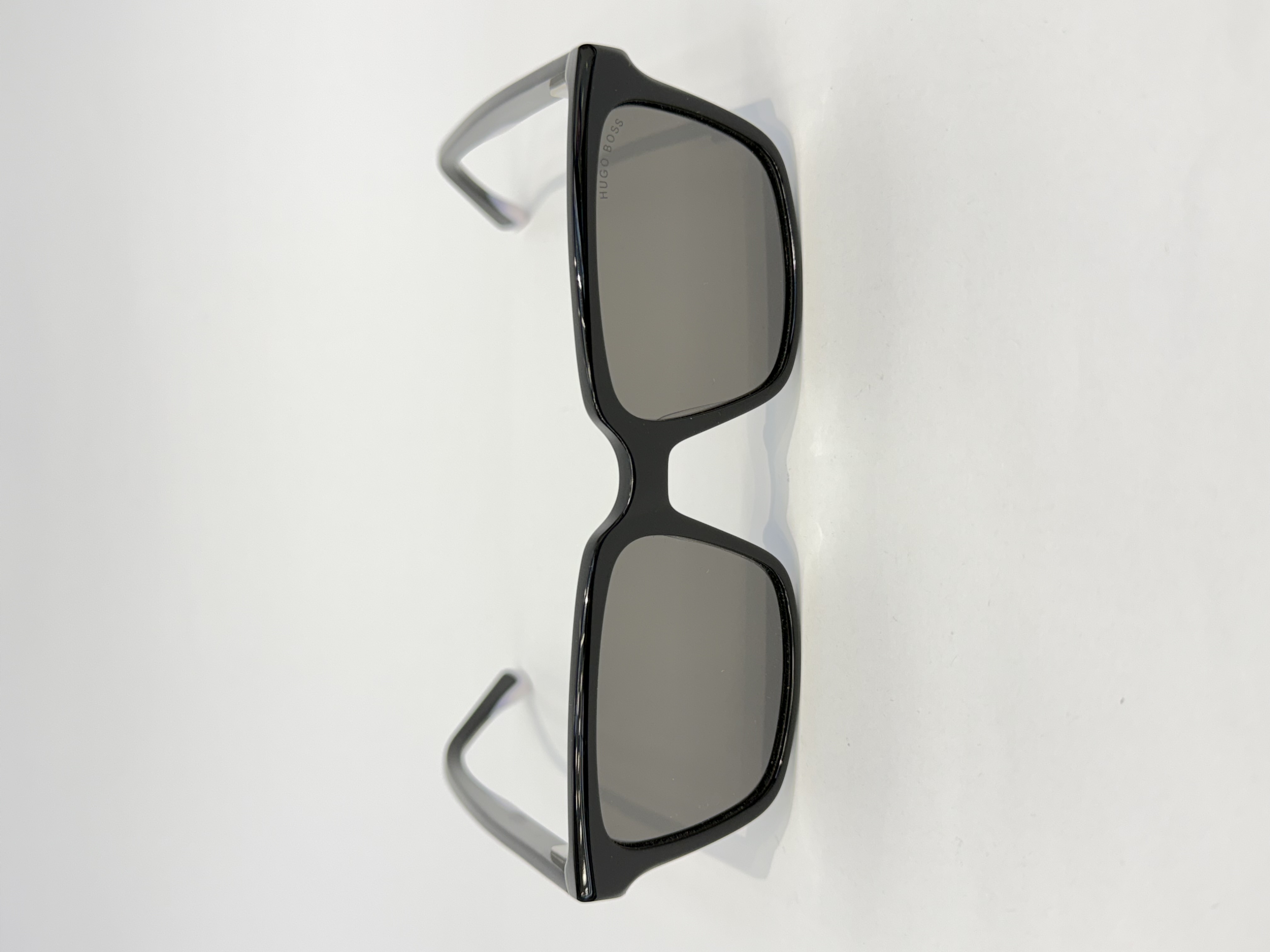 عینک آفتابی هوگوباس Hugo Bossمدل M2518کائوچویی