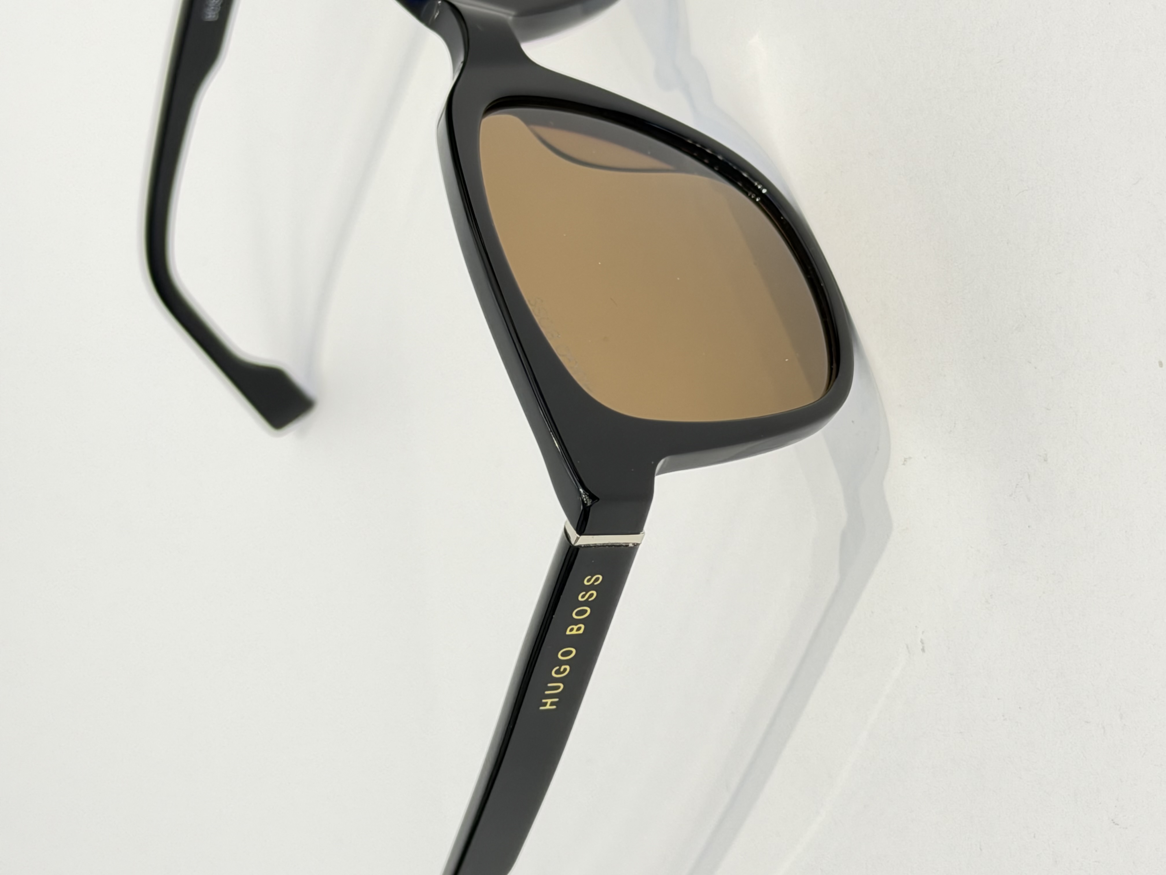 عینک آفتابی هوگوباس Hugo Bossمدل BOSS 1037Sکائوچویی